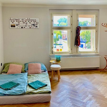 Апартаменты Knk Vibrant Central Spacious Hideaway Градец-Кралове Экстерьер фото